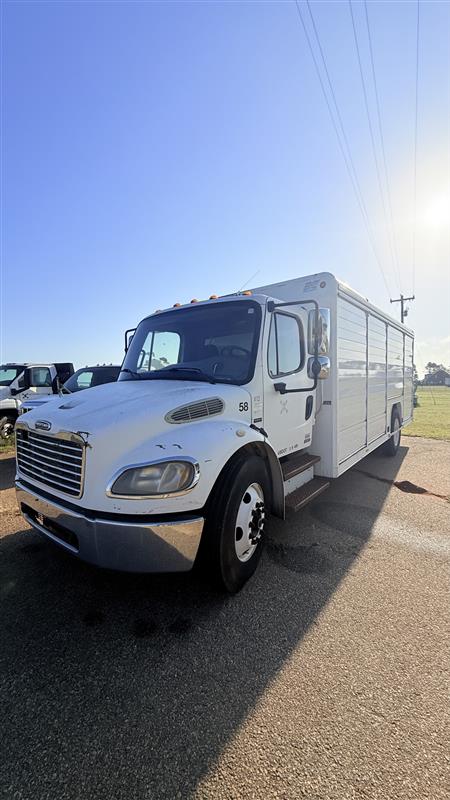 2007 Freightliner M2 106